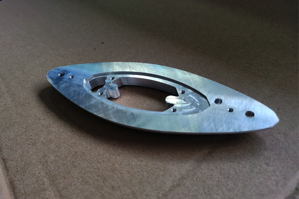 佛山精品鋁合金制作，超輕薄手機(jī)外殼保護(hù)你的手機(jī)(圖2)